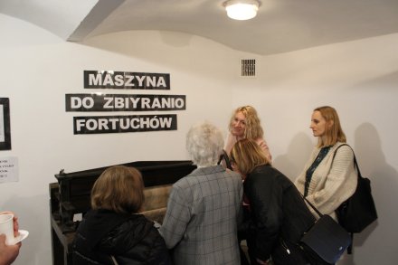 Zaproszeni goście na uroczystość otwarcia folusza